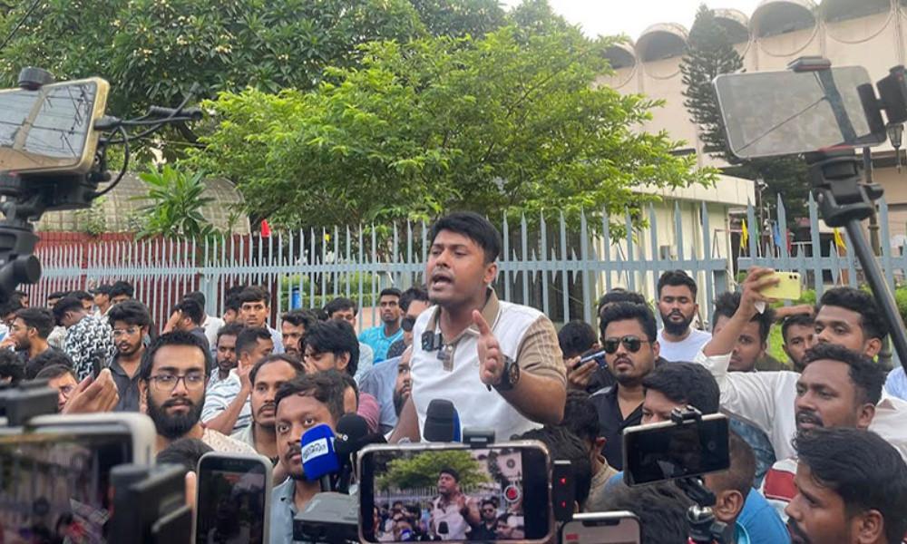 ফ্যাসিবাদের বিচারের দাবিতে ছাত্রদলের বিক্ষোভ মিছিল